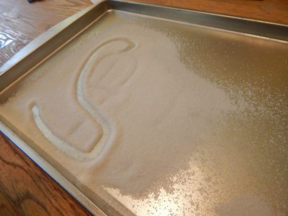 查看这些实践，为幼儿园提供创意信的活动 - 与免费印刷品的链接！