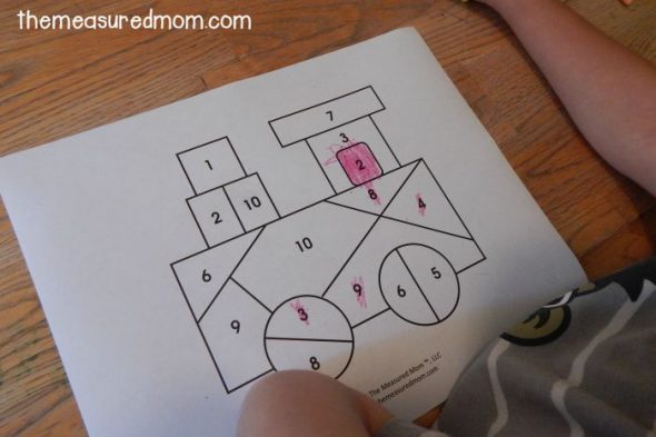 看看幼儿园的这个乐趣的各种各样的乐趣活动！书籍，工艺品，信箱和更多！