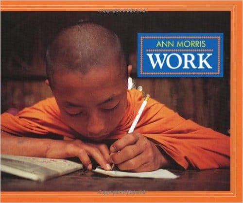 哇 - 这是我见过的社区助手的最大书籍列表！很棒的是它有关于消防员，关于警察书籍的书籍，还有更多！