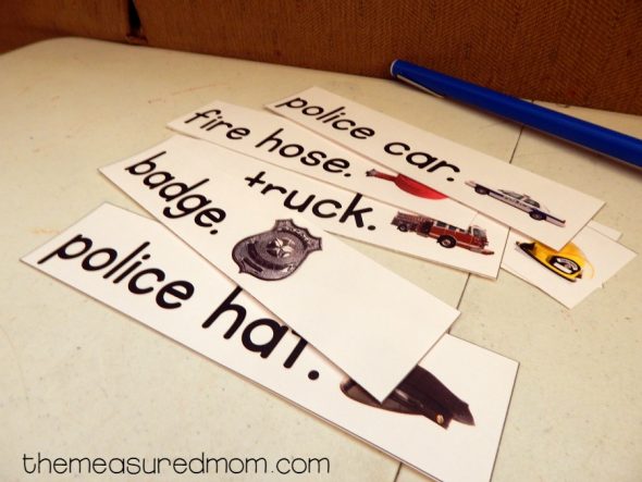 这个免费的社区帮助者活动只是帮助孩子学习印刷品和基本景点词语的概念！