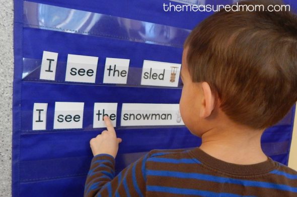 这些冬季袖章句子非常适合正在学习阅读的孩子们——而且它们是免费下载的!它们也非常适合学习冬季词汇!
