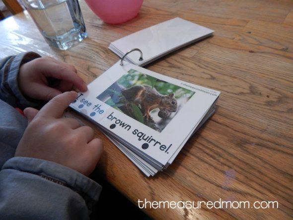 打印活动的这种概念与森林动物主题相吻合。