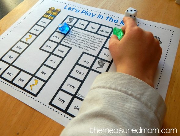 简单跟随路径游戏，用于教授AI言语和aly单词