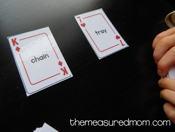 AI和AY Words2的战争纸牌游戏