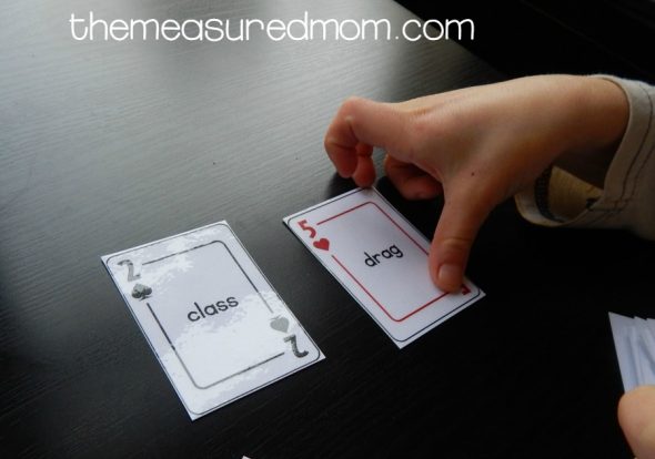 AI和AY Words3的战争纸牌游戏