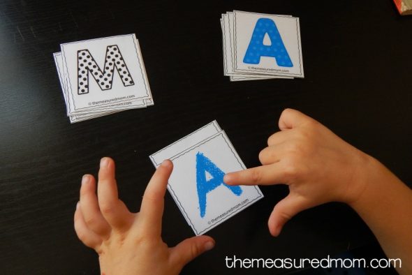 字母M活动的2岁孩子11