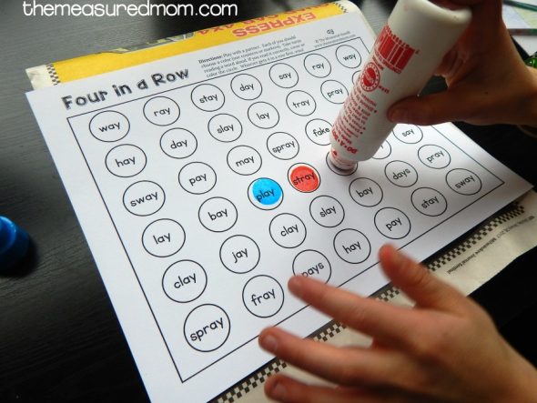 下载这套三个没有准备游戏，以便阅读AI和AY单词！