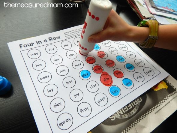 下载这套三个没有准备游戏，以便阅读AI和AY单词！