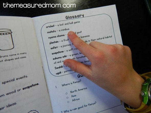 打印这本关于肯尼亚的免费儿童书，以帮助提高阅读理解。后面还有问题！非常适合2-4年级的孩子。