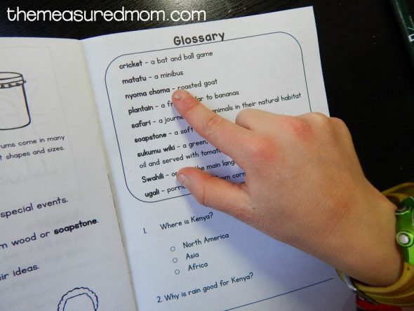 打印这本关于肯尼亚的免费儿童书，以帮助提高阅读理解。后面还有问题！非常适合2-4年级的孩子。