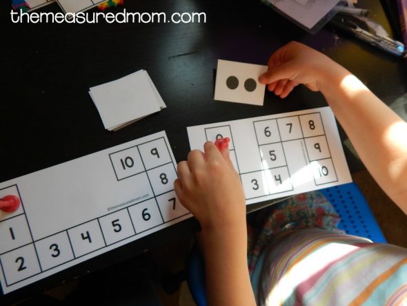 为学龄前儿童提供一系列简单的数量。只是打印和玩！