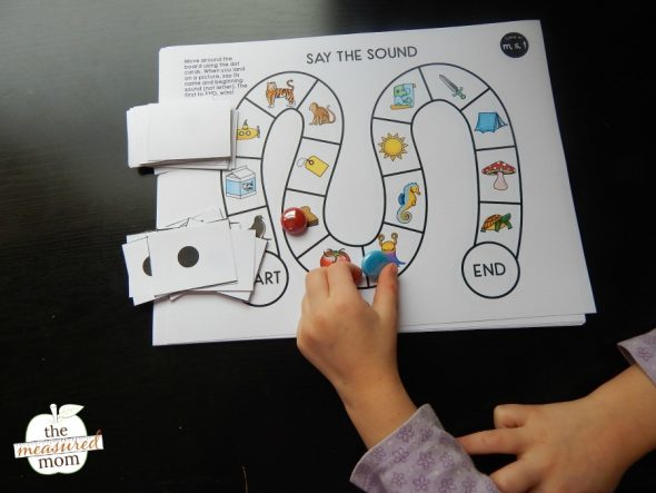 寻找音素意识游戏？使用这套25场比赛来帮助学习者识别单词的开始声音！