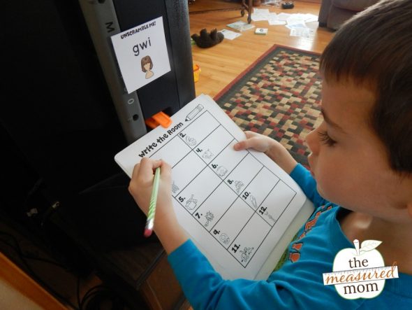 Print this free write the room activity for short i words - in three levels of difficulty!